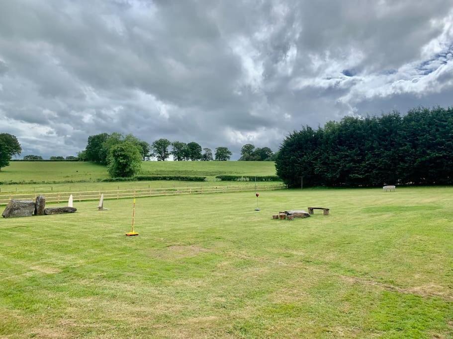Coed Farm-Hot Tub-Sleeps 12-Near Brecon Villa Exterior foto