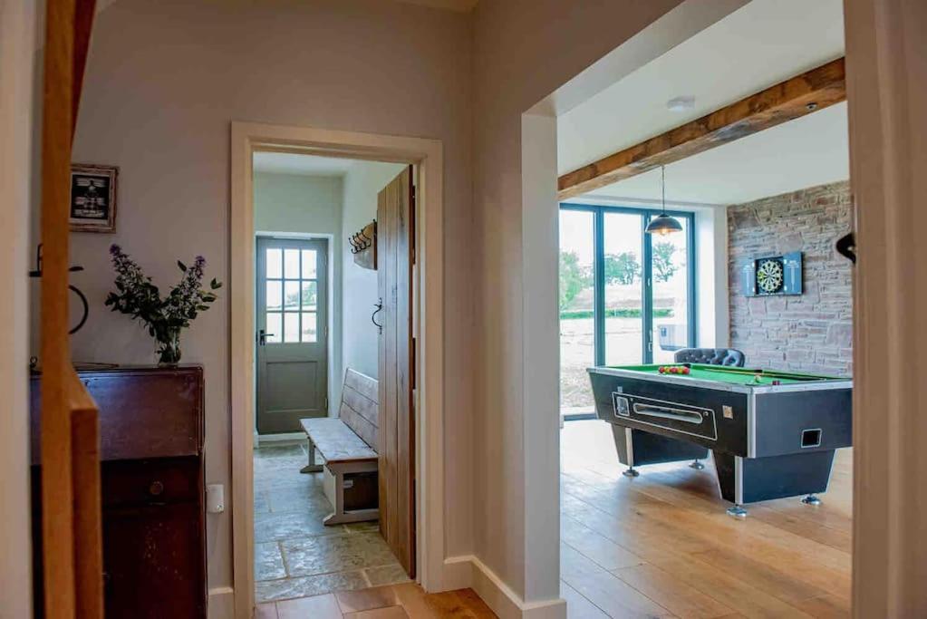 Coed Farm-Hot Tub-Sleeps 12-Near Brecon Villa Exterior foto